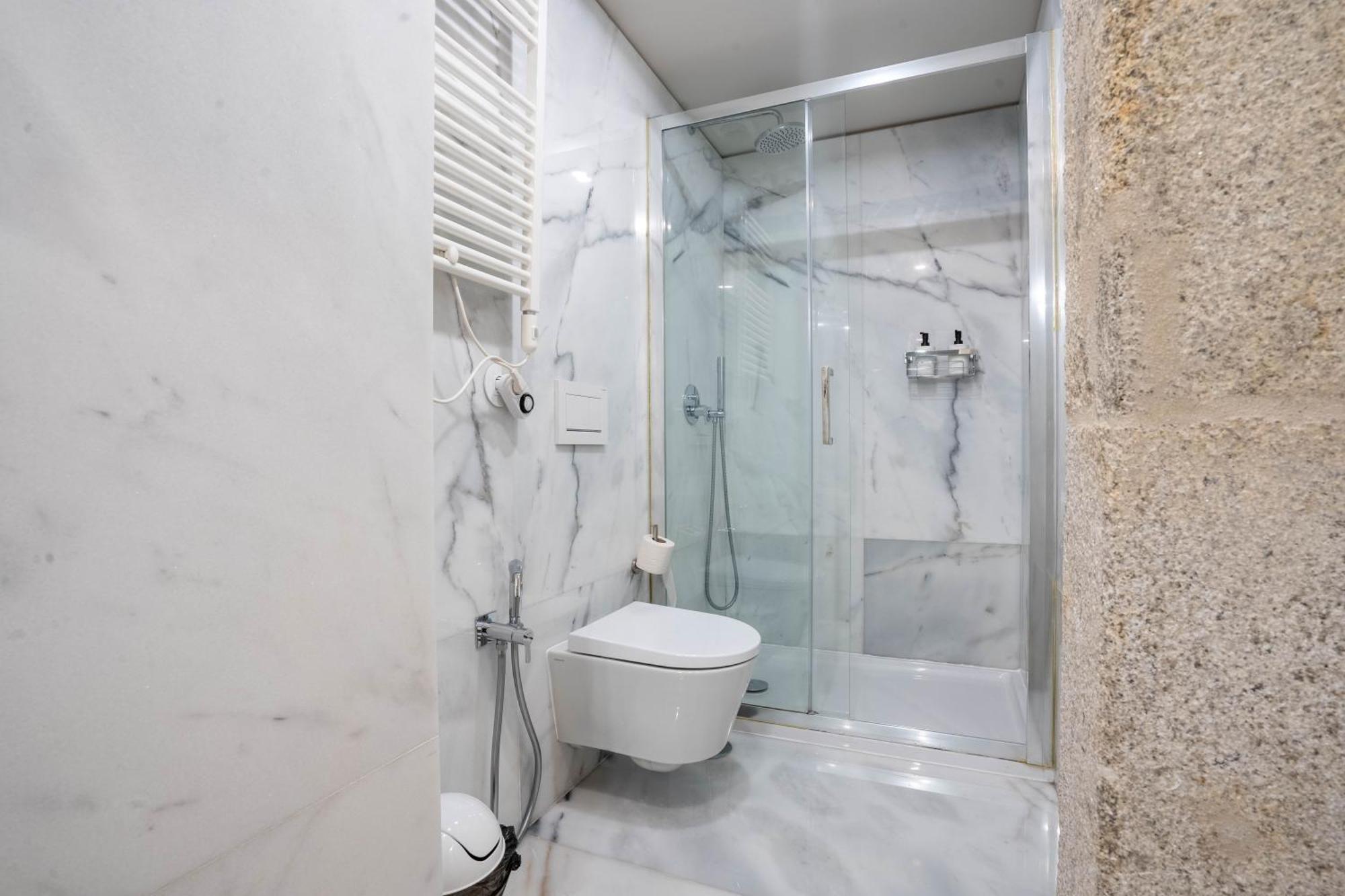Primrose 1Br Delight W Parking By Lovelystay Porto Eksteriør billede